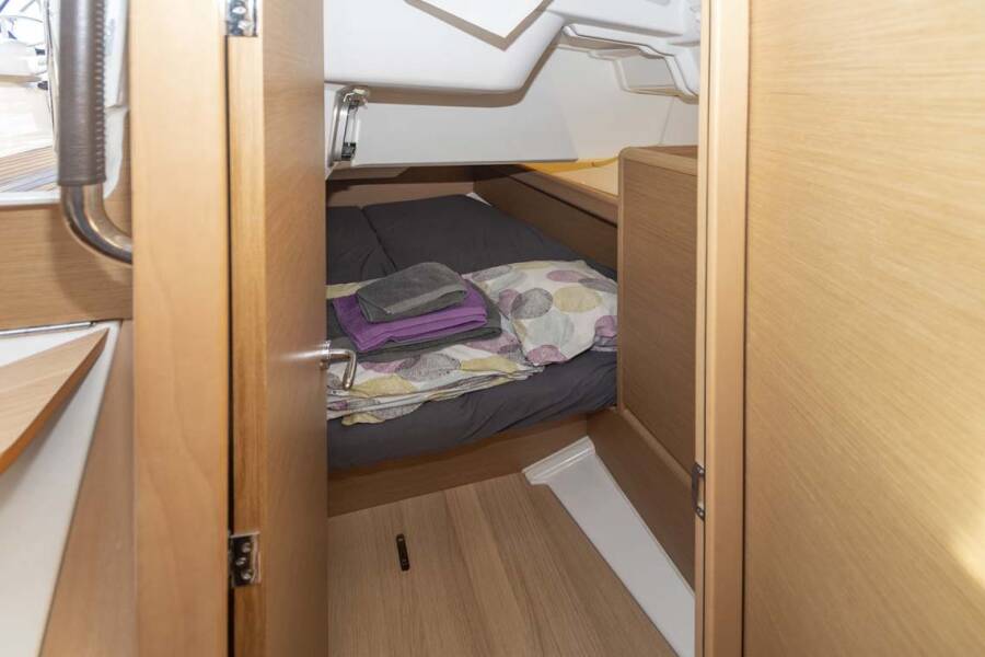 Sun Odyssey 389