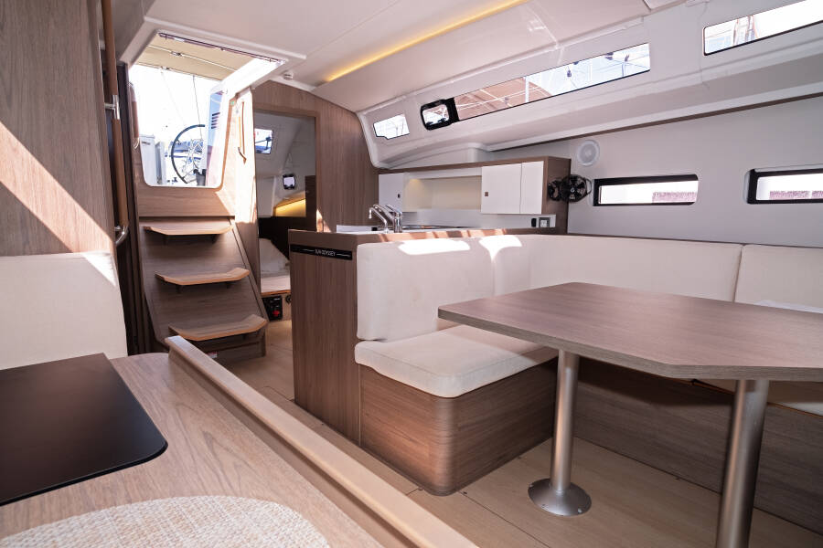 Sun Odyssey 415