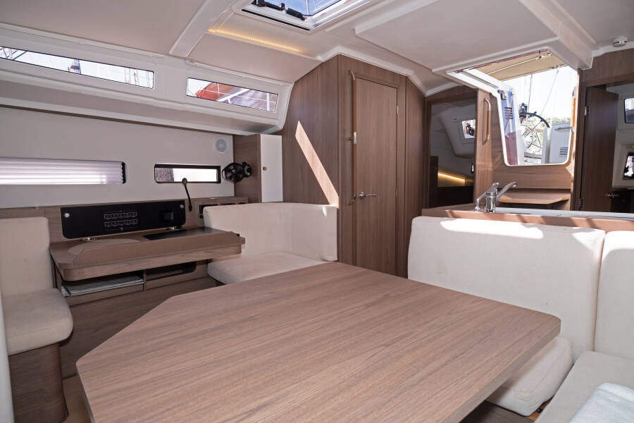 Sun Odyssey 415
