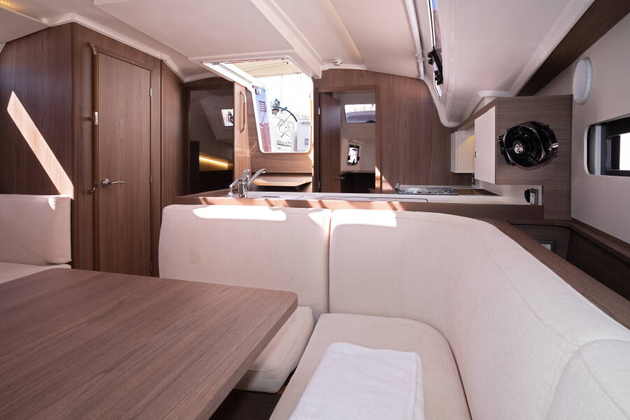 Sun Odyssey 415