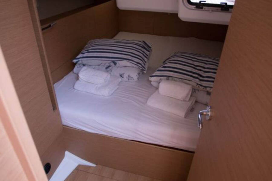 Sun Odyssey 440