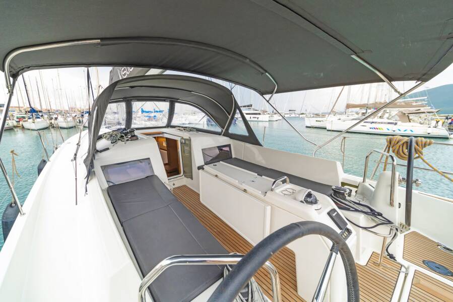 Sun Odyssey 440