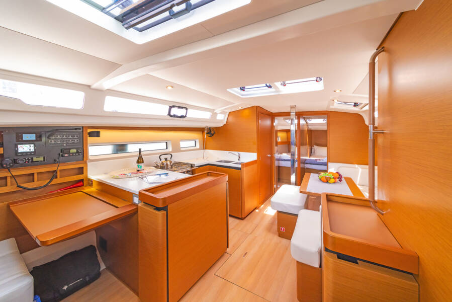 Sun Odyssey 440