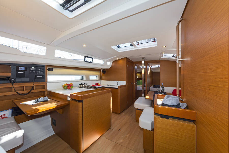 Sun Odyssey 440