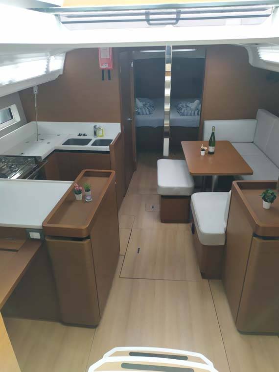 Sun Odyssey 440