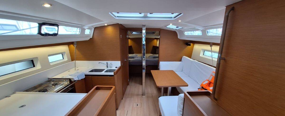 Sun Odyssey 440