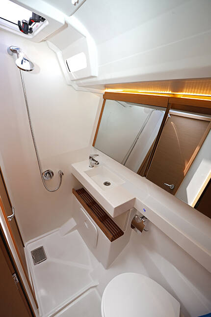 Sun Odyssey 440