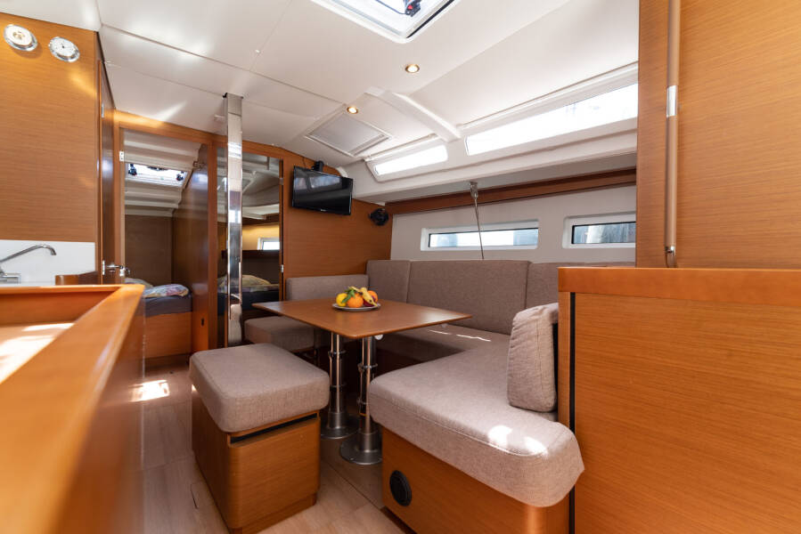 Sun Odyssey 440