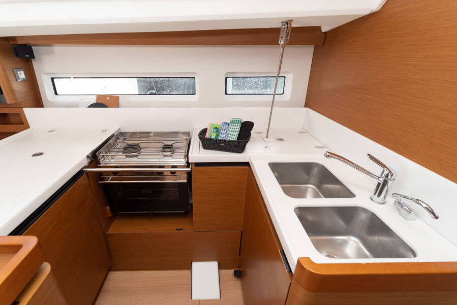 Sun Odyssey 440