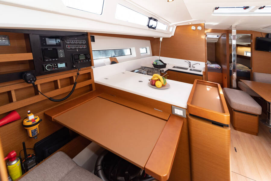 Sun Odyssey 440