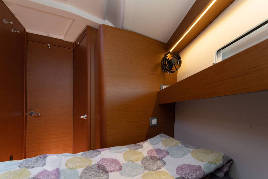 Sun Odyssey 440