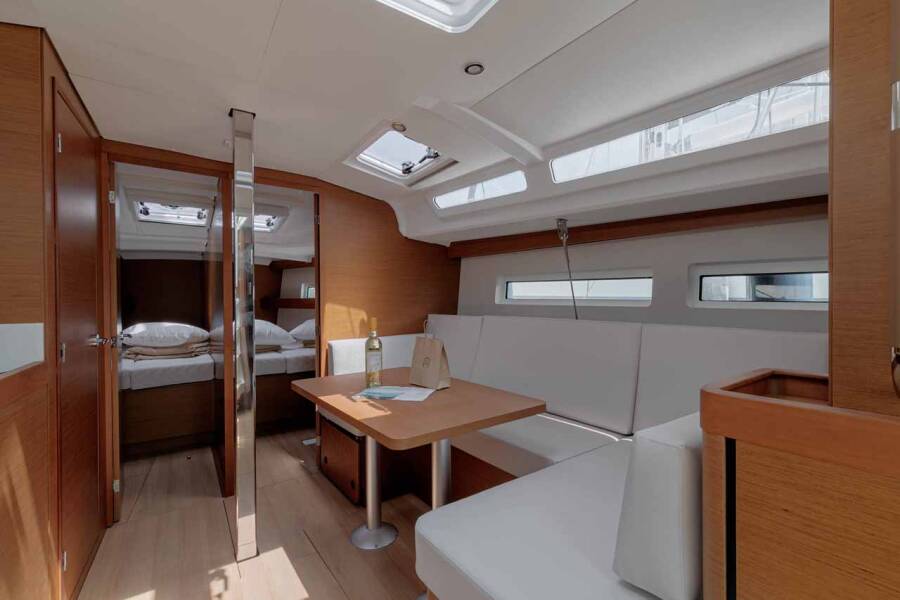 Sun Odyssey 440
