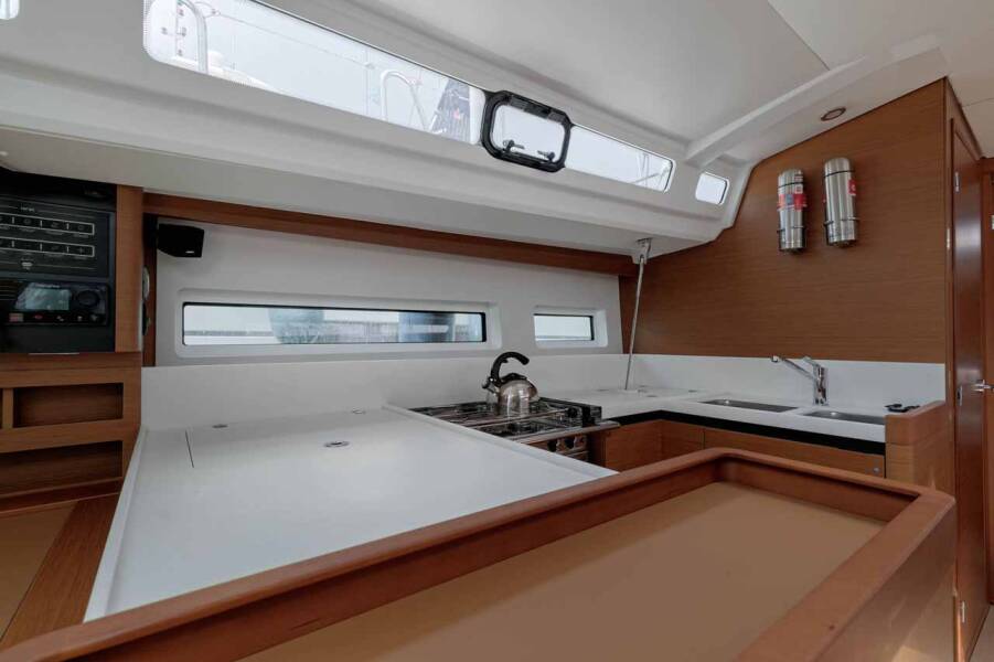 Sun Odyssey 440