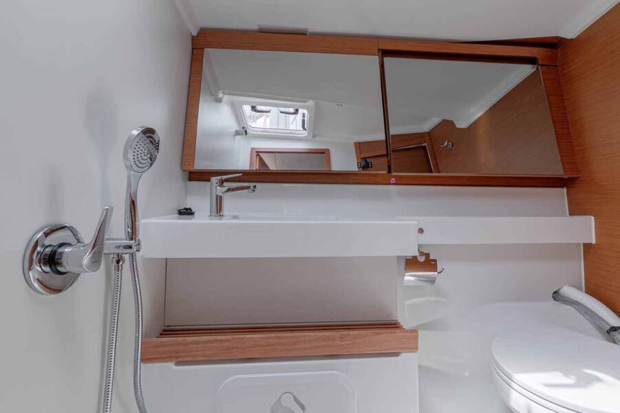 Sun Odyssey 440