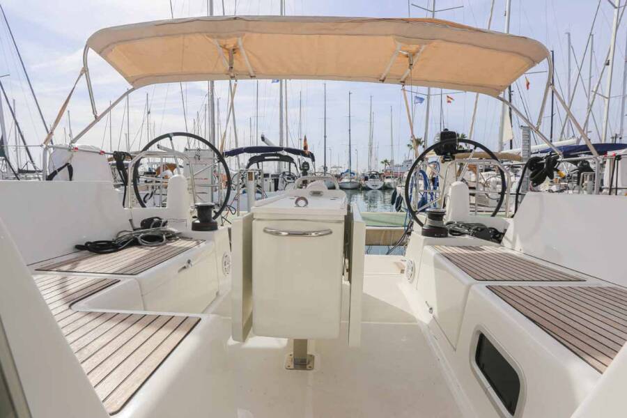 Sun Odyssey 440