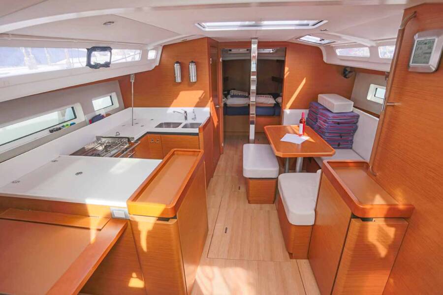 Sun Odyssey 440