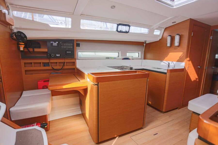 Sun Odyssey 440