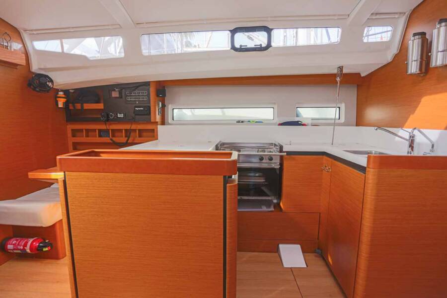 Sun Odyssey 440