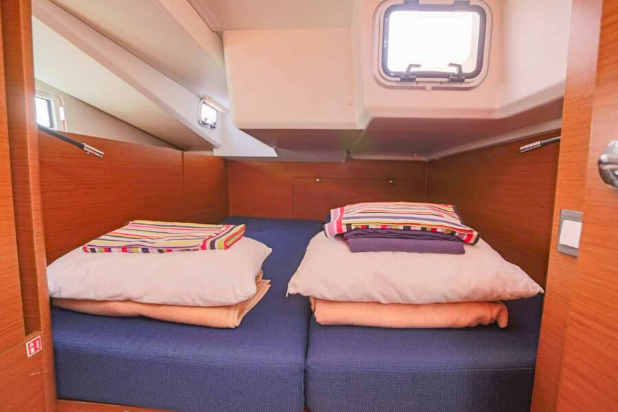 Sun Odyssey 440