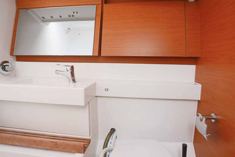 Sun Odyssey 440
