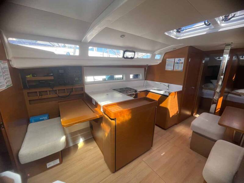 Sun Odyssey 440
