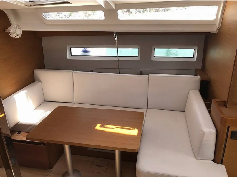 Sun Odyssey 440
