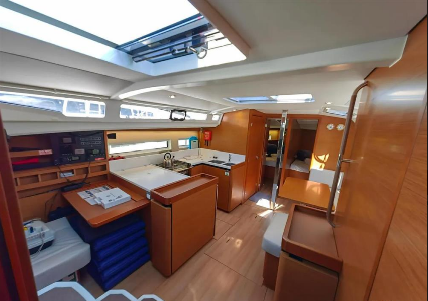 Sun Odyssey 440