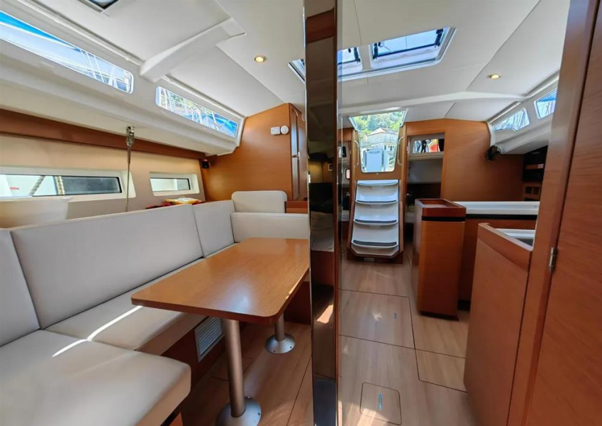 Sun Odyssey 440