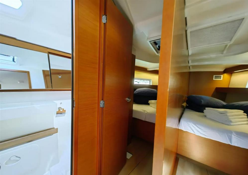 Sun Odyssey 440