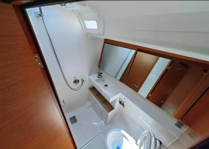 Sun Odyssey 440