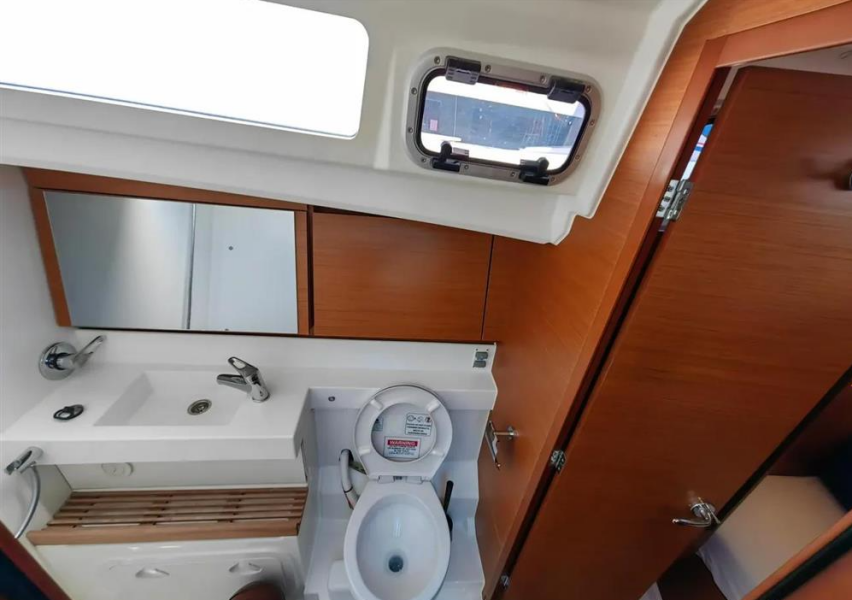 Sun Odyssey 440