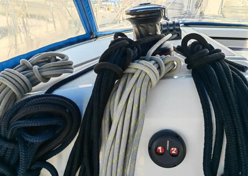 Sun Odyssey 440