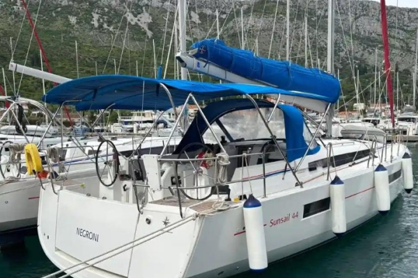 Sun Odyssey 440