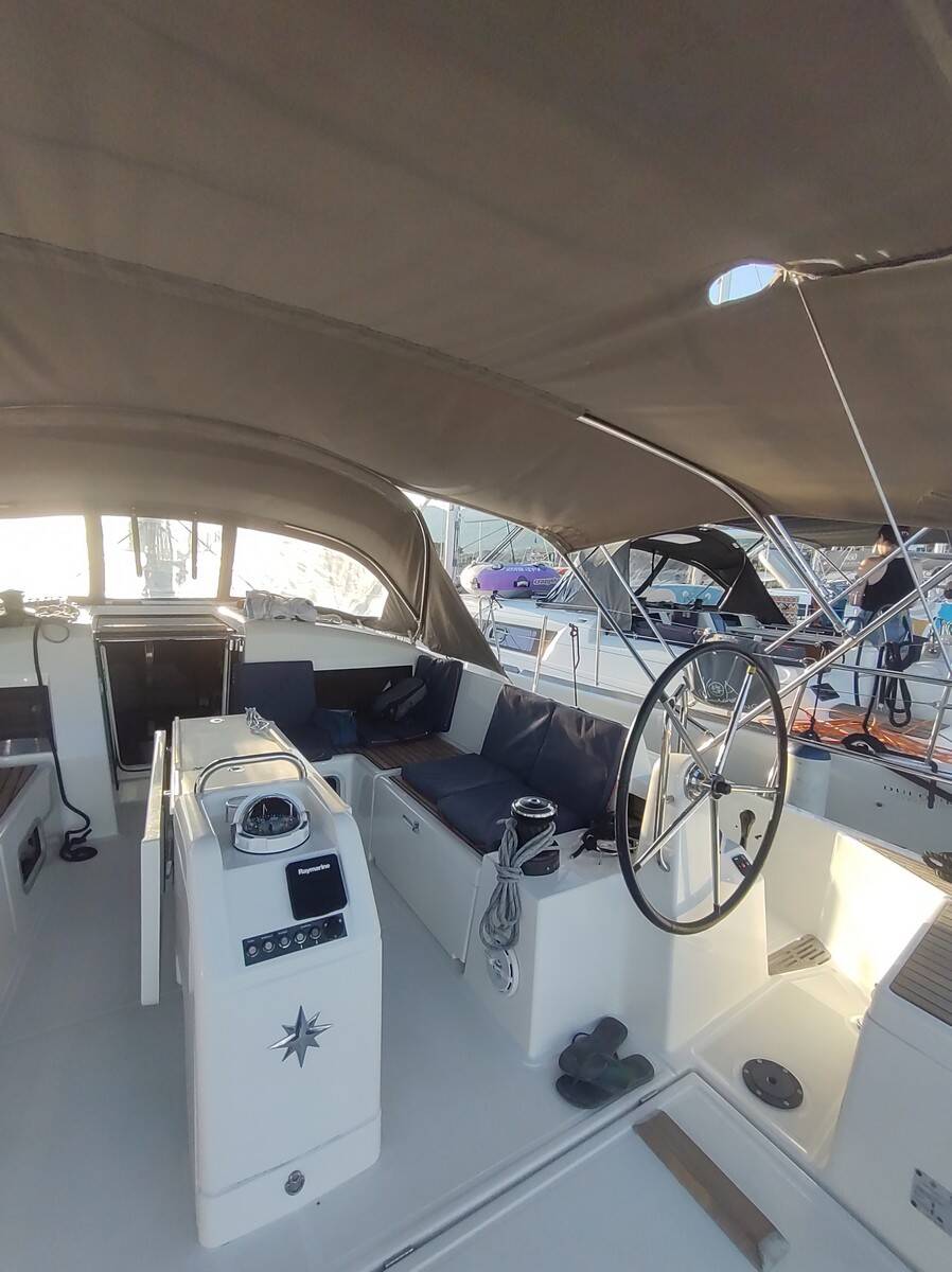 Sun Odyssey 440