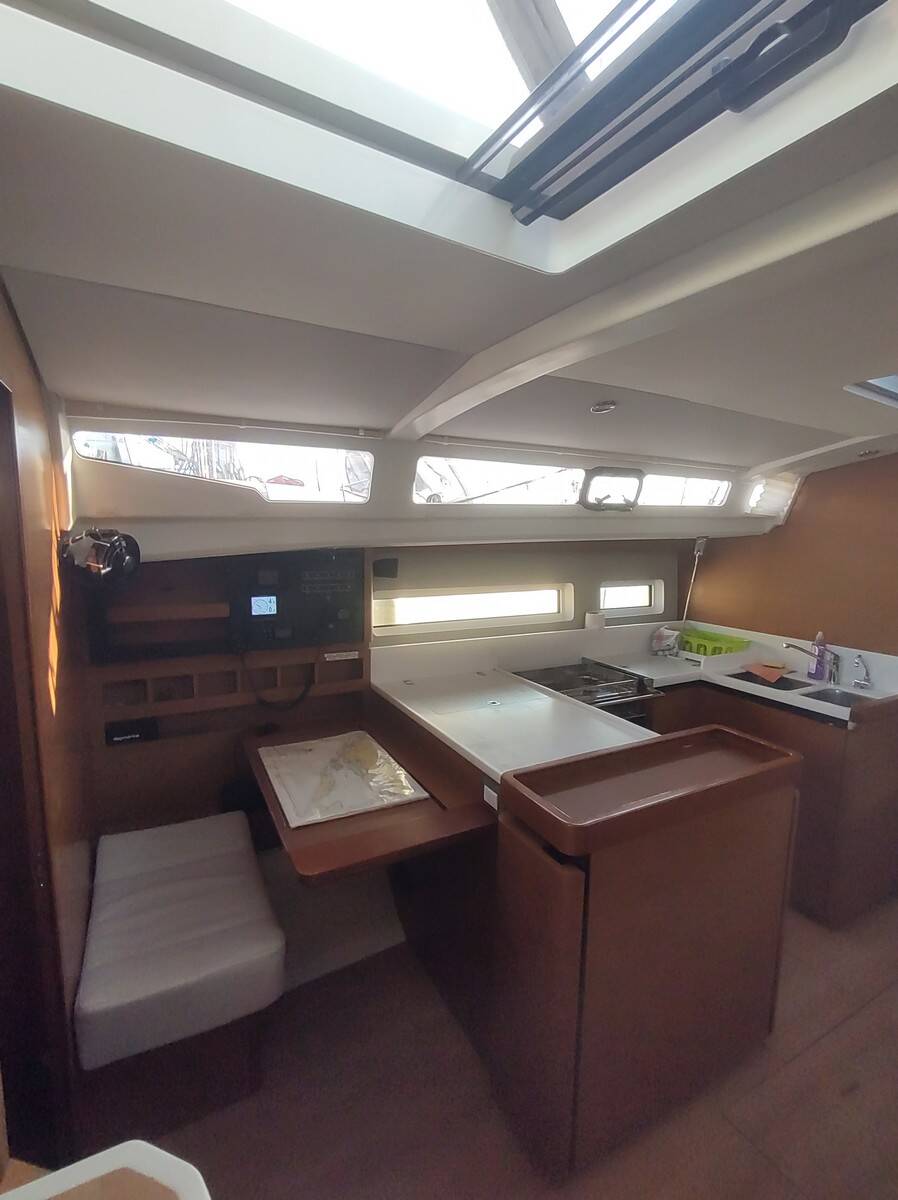 Sun Odyssey 440