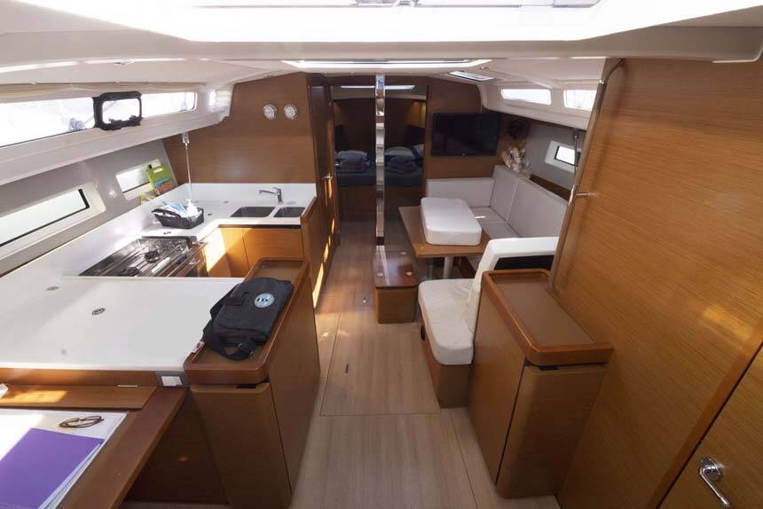 Sun Odyssey 440