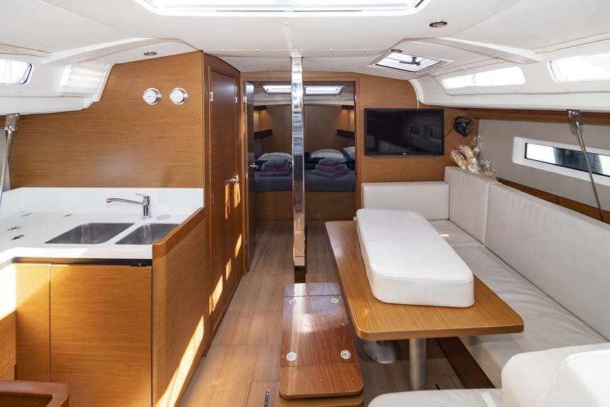 Sun Odyssey 440