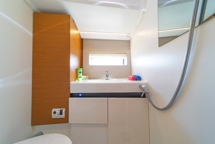 Sun Odyssey 490