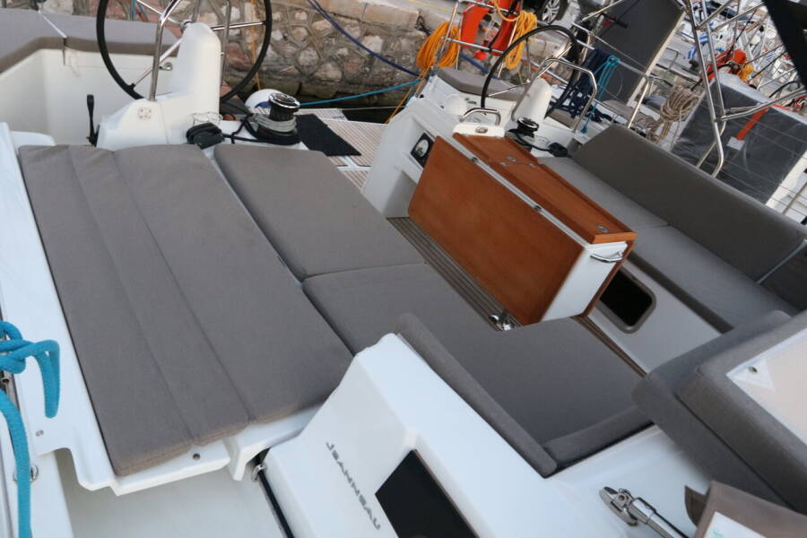 Sun Odyssey 490