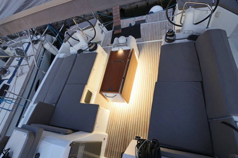 Sun Odyssey 490