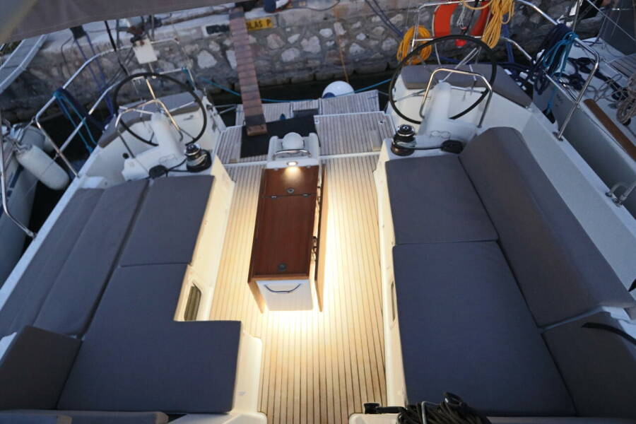 Sun Odyssey 490