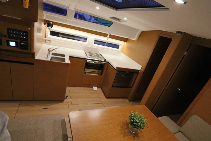 Sun Odyssey 490