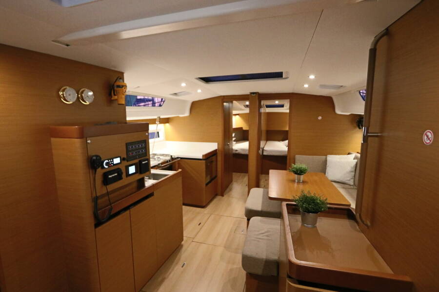 Sun Odyssey 490