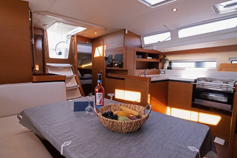 Sun Odyssey 490