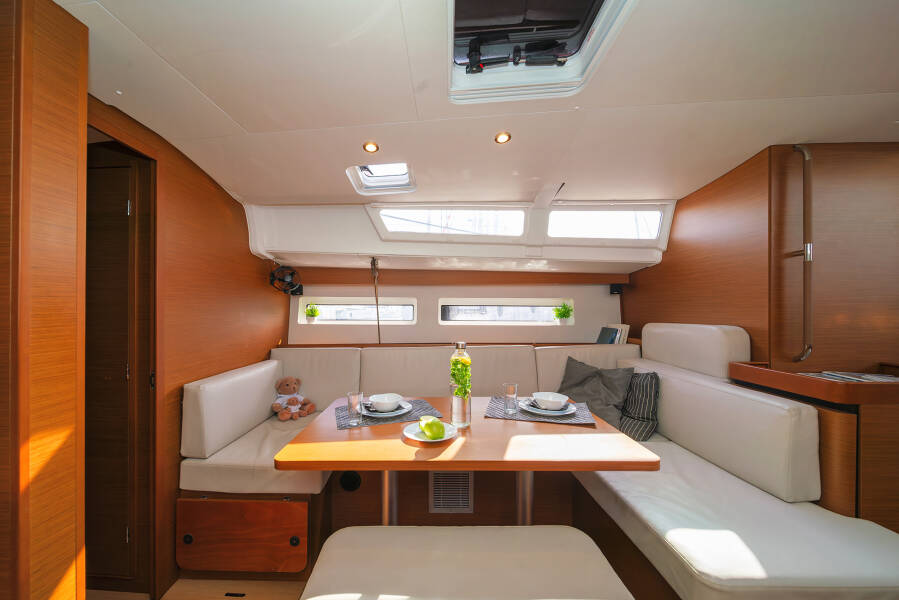 Sun Odyssey 490