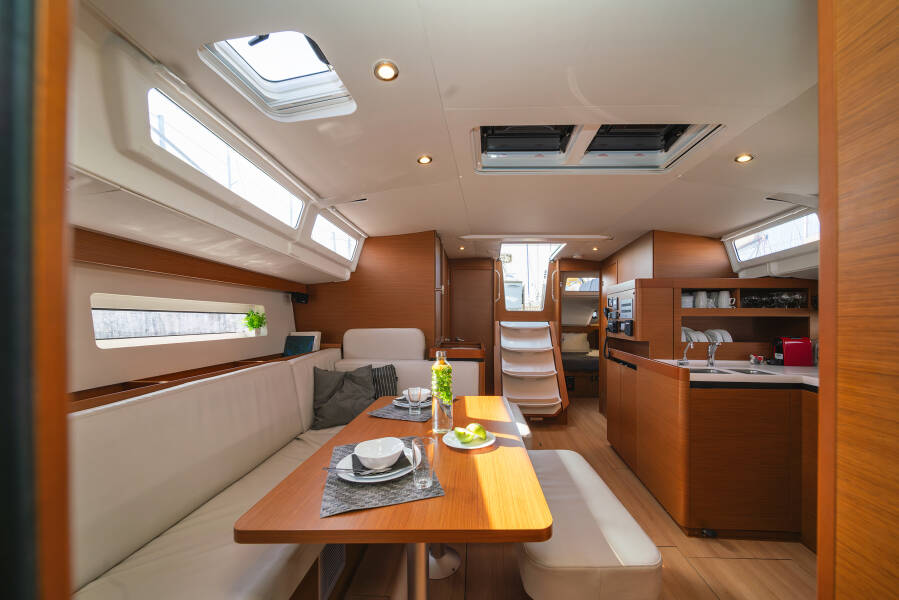 Sun Odyssey 490