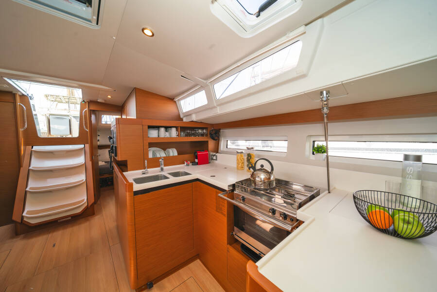 Sun Odyssey 490