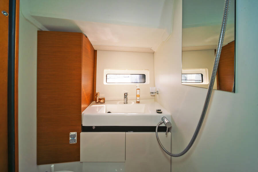 Sun Odyssey 490