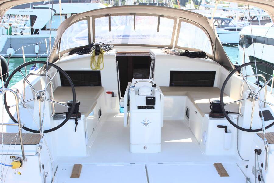 Sun Odyssey 490