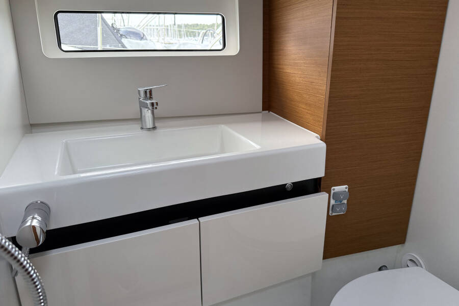 Sun Odyssey 490